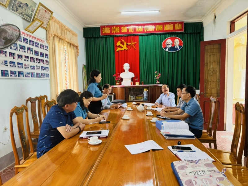 Hương Khê: Phối hợp kiểm tra, giám sát việc thực hiện chế độ, chính sách đối với người lao động tại các Doanh nghiệp